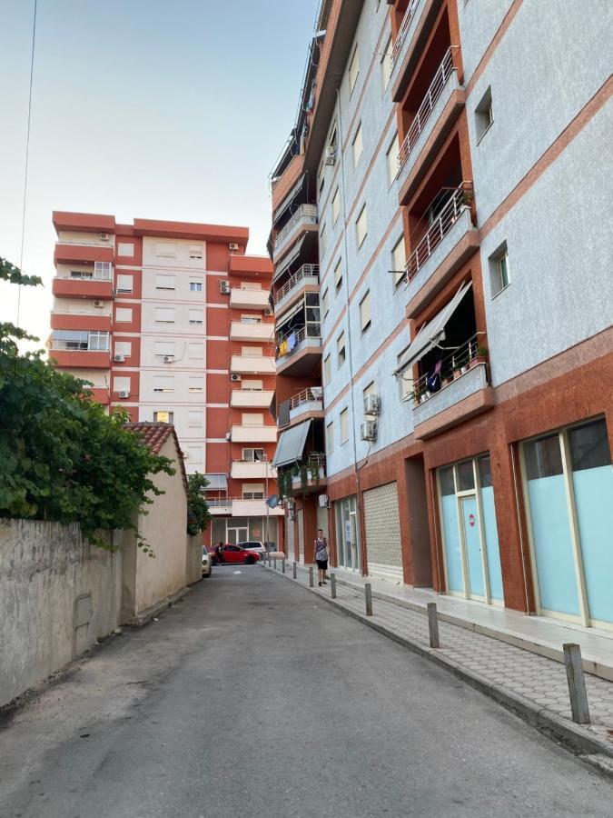 Downtown Apartment Fier Ngoại thất bức ảnh